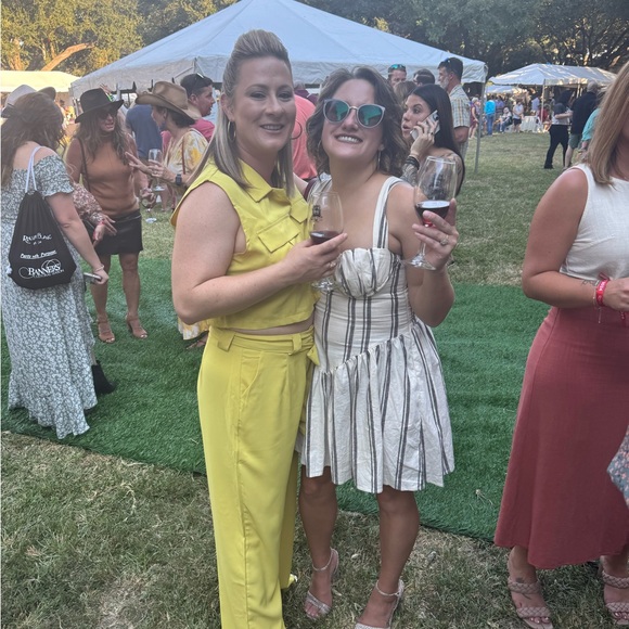 Meet your Posher, Dainty - Picture 8 of 8